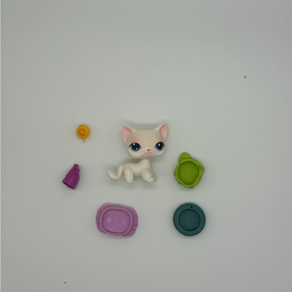 Littlest Pet Shop LPS White Pink Cat #64 with 4pcs Accessories Toy for Kids